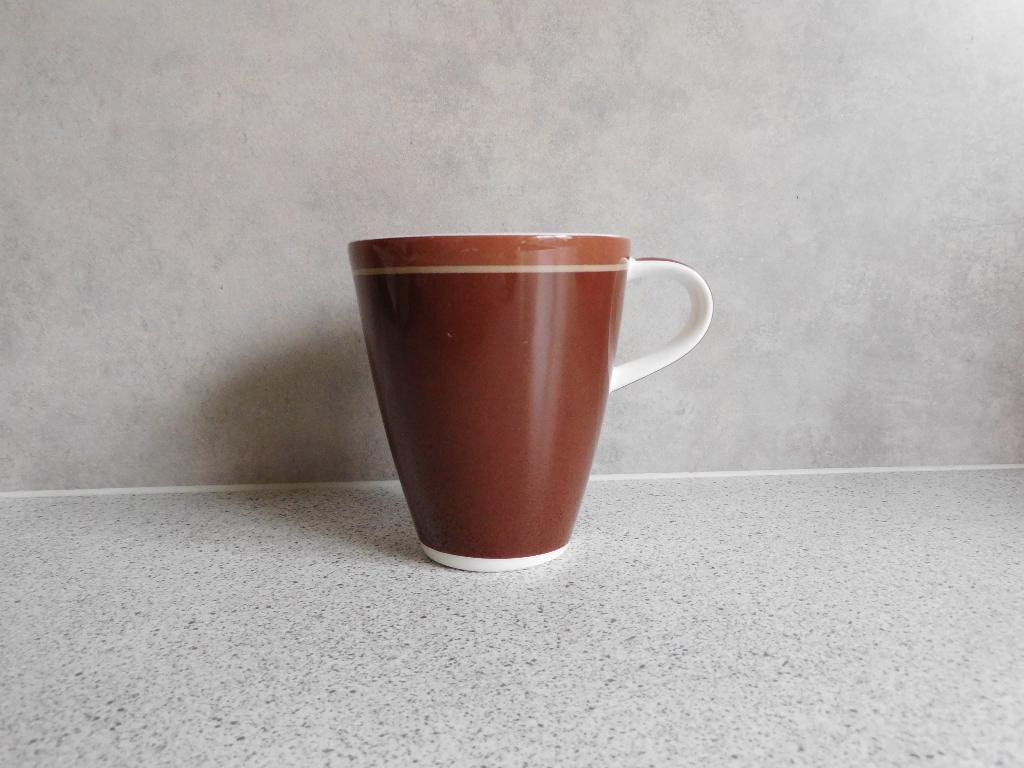 Mok Caffe Club Bruin Villeroy & Boch, Ophalen of Verzenden, Zo goed als nieuw, Overige stijlen, Kop(pen) en/of Schotel(s)