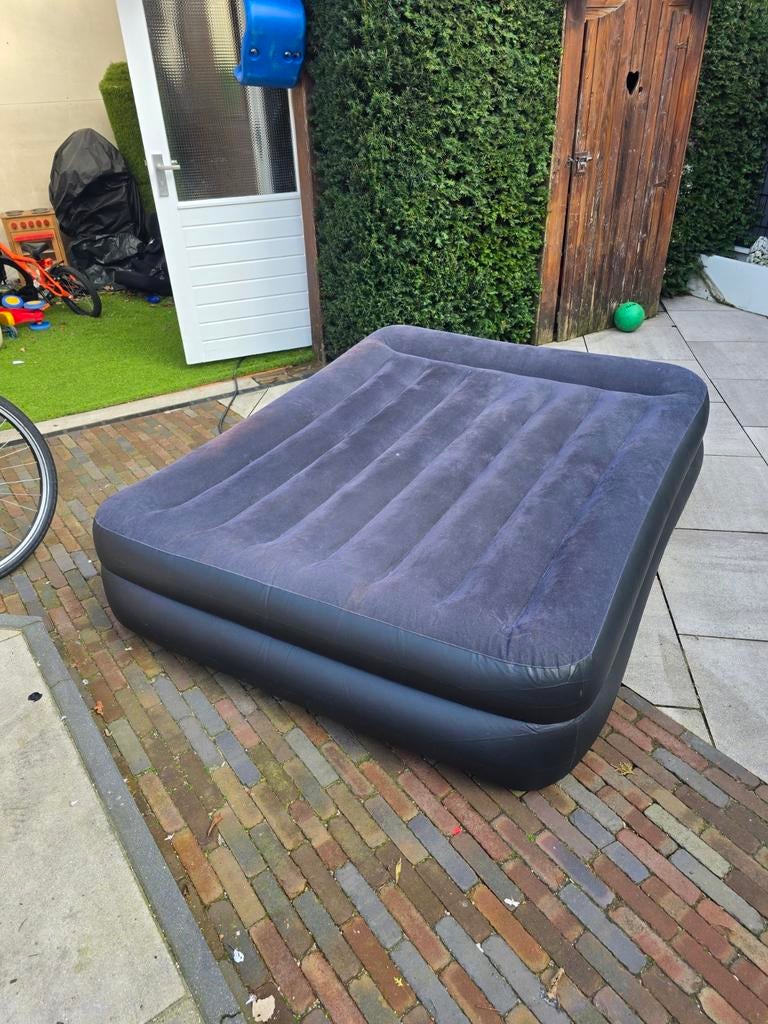 Intex Luchtbed 2-persoons met ingebouwde pomp, Ophalen, Ingebouwde pomp, Gebruikt, 2-persoons