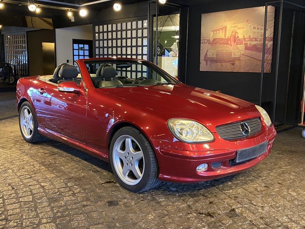 Mercedes-Benz SLK SLK320 AMG Line (bj 2000, automaat), Auto's, Automaat, Cabriolet, Bedrijf, Rood