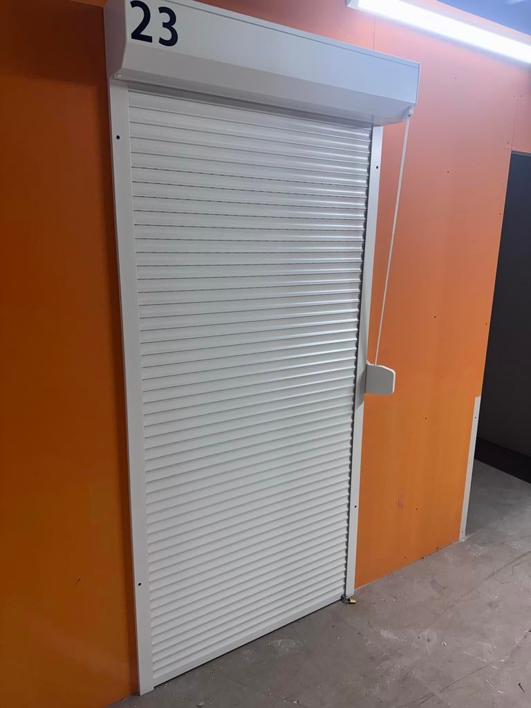 Witte Roldeur - Ideaal voor opslag of garage, Doe-het-zelf en Verbouw, Rolluiken, Gebruikt, 100 tot 150 cm, 200 cm of meer, Wit