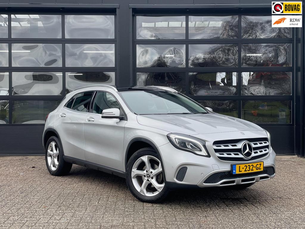 Mercedes-Benz GLA-klasse 200 Premium Plus, Auto's, Gebruikt, 715 kg, Parkeerassistent, Bedrijf