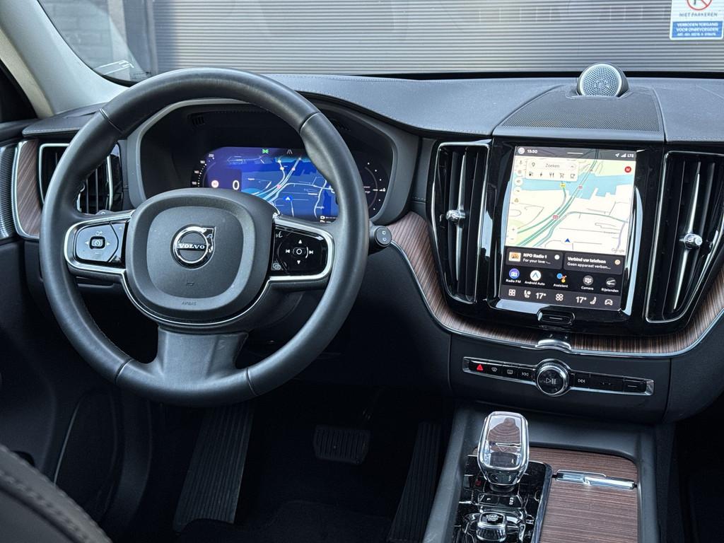 Volvo XC60 2.0 T6 Plug-in hybrid AWD Ultimate Dark |PANO|LON, Automaat, Gebruikt, 4 cilinders, 1969 cc
