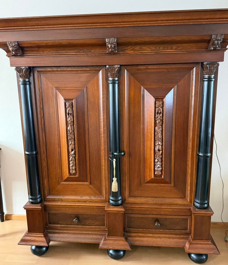 Originele Groenlose Massief Eiken kolommenkast. Zeer goed., Ophalen, Zo goed als nieuw