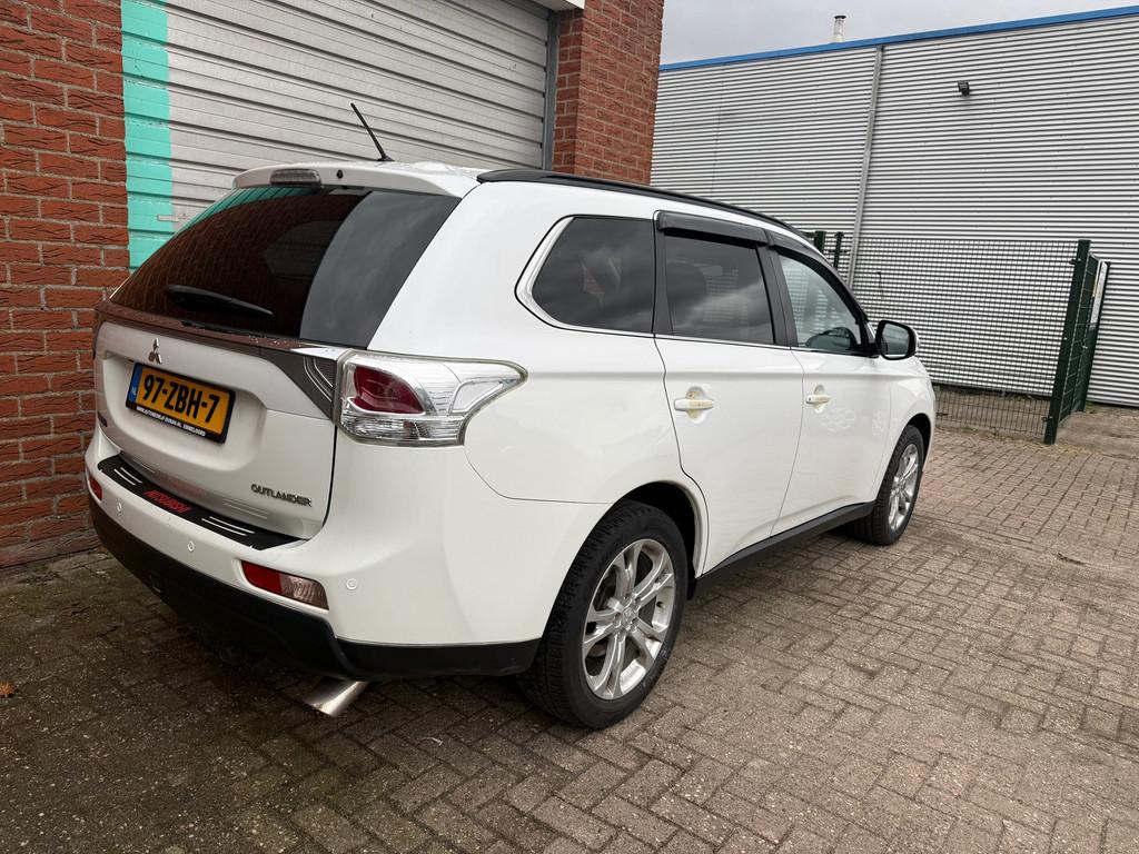 Mitsubishi Outlander 2.0 Intense+ 7-Pers automaat NAV.+Clima, 15 km/l, 4 cilinders, 150 pk, 7 stoelen