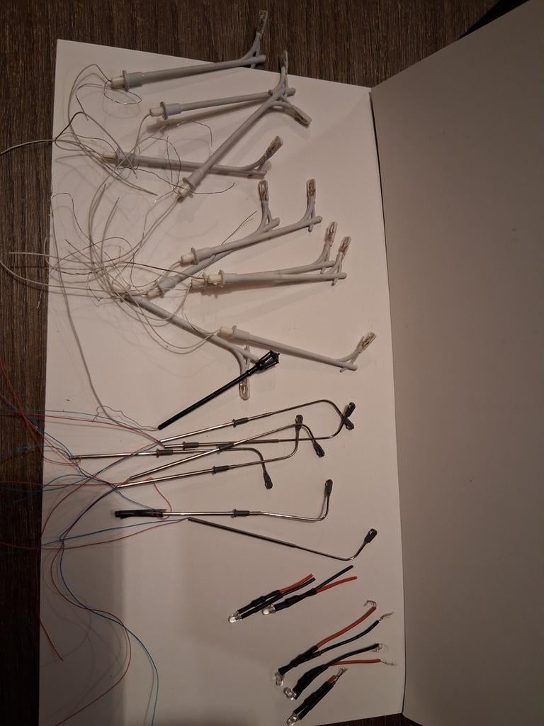 Set perron of straat lantaarns N-spoor, Hobby en Vrije tijd, Modeltreinen | N-Spoor, Ophalen of Verzenden, Gebruikt, Gelijkstroom