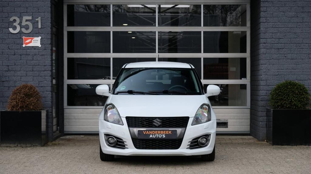 Suzuki Swift 1.6 Sport 135PK Cruise|Stoelverw|Schroefset|Spo, Voorwielaandrijving, Gebruikt, Zwart, 4 cilinders
