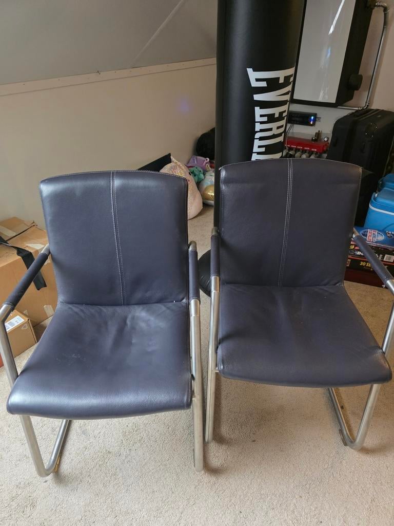 Gratis leren stoelen blauw/grijs, Ophalen of Verzenden, Gebruikt, Leer, Twee