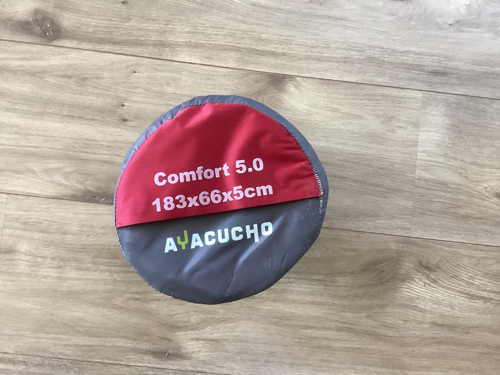 Te koop twee matrassenlicht gewicht 1.83x66x5cm, Ophalen, Zo goed als nieuw, 1-persoons