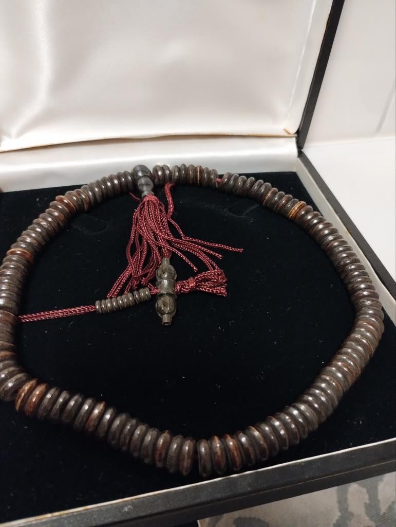 Oude Tibetaanse handgemaakte yak mala, Sieraden, Tassen en Uiterlijk, Antieke sieraden, Ophalen of Verzenden