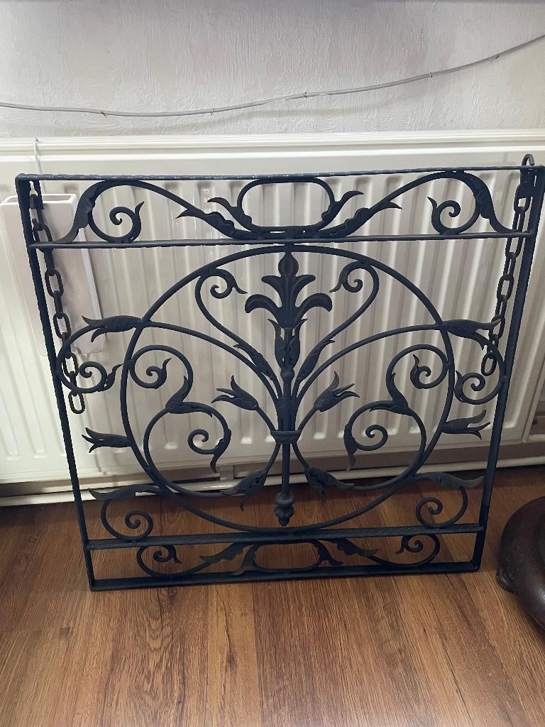 Metalen sierwerk - wand decoratie, Huis en Inrichting, Woonaccessoires | Schalen en Manden, Ophalen, Gebruikt, Rechthoekig, Overige materialen