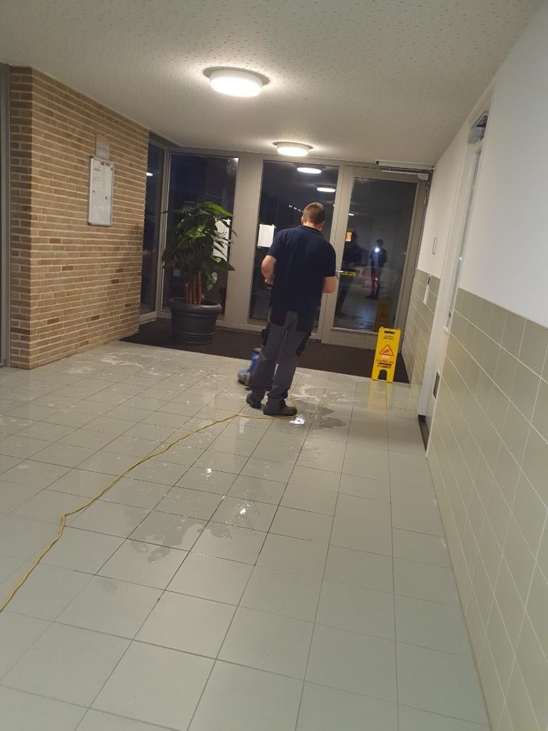 WE ZIJN NOG WAT UURTJES BESCHIKBAAR VOOR SCHOONMAAKWERK, 33 - 40 uur, MBO, Vanaf 5 jaar, Tijdelijk contract