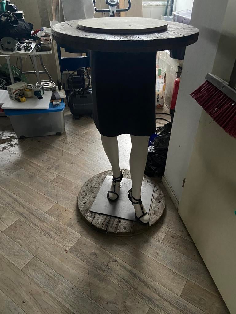 Mancave sta tafel, Ophalen, Zo goed als nieuw