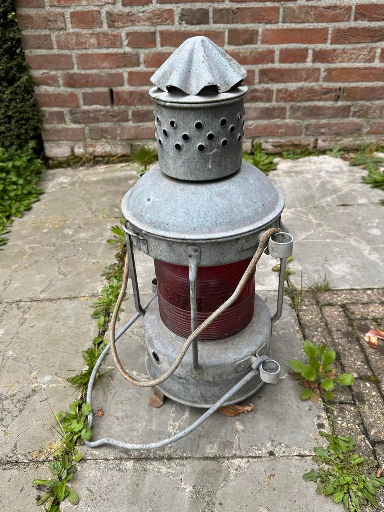 Oude scheepslamp met rood glas, Ophalen of Verzenden
