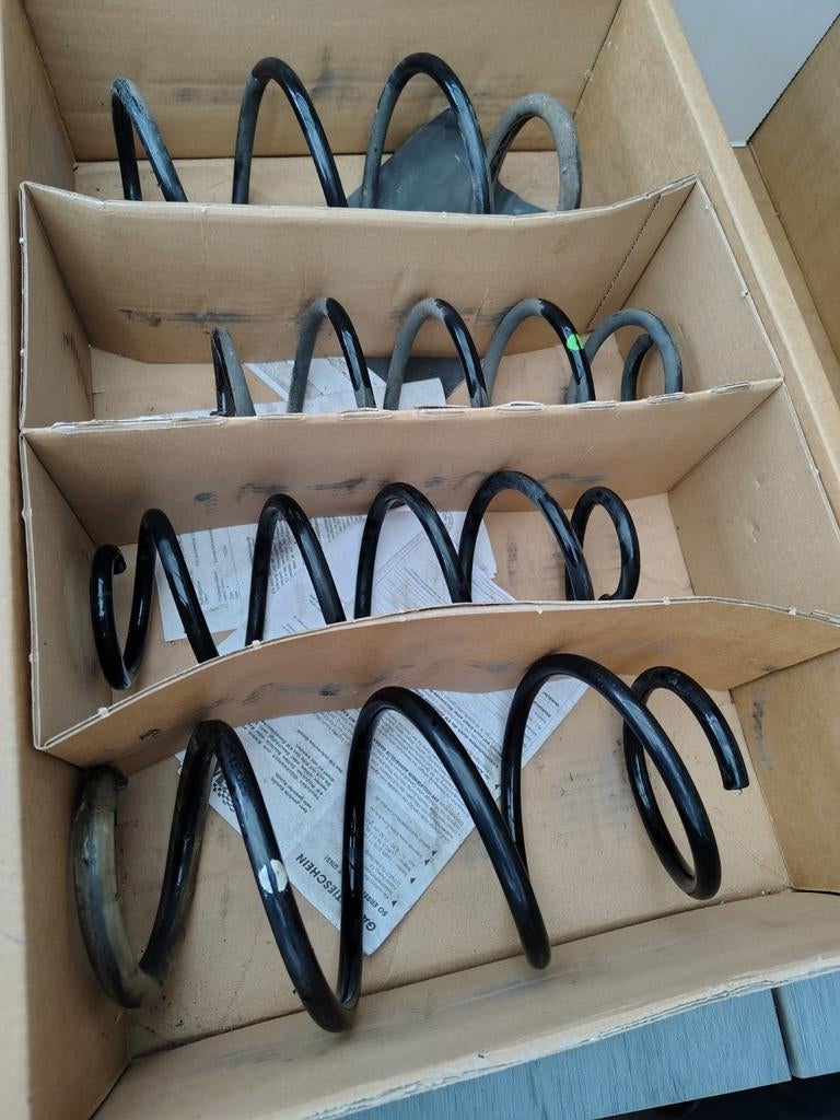 Originele veren Suzuki Swift - Set van 4, Ophalen of Verzenden, Gebruikt, Suzuki
