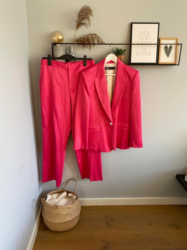 Kostuum/ suit/ damespak/ co-ord set/ setje van Zara, L/40, Maat 38/40 (M), Kostuum of Pak, Nieuw, Ophalen of Verzenden