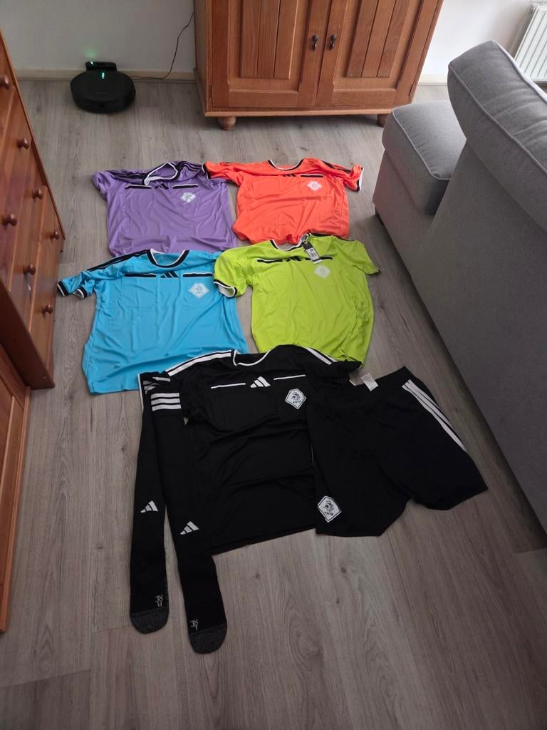 Adidas scheidsrechter Fifa 2026 nieuwe lijn tenues, Maat XL, Ophalen of Verzenden, Nieuw, Shirt
