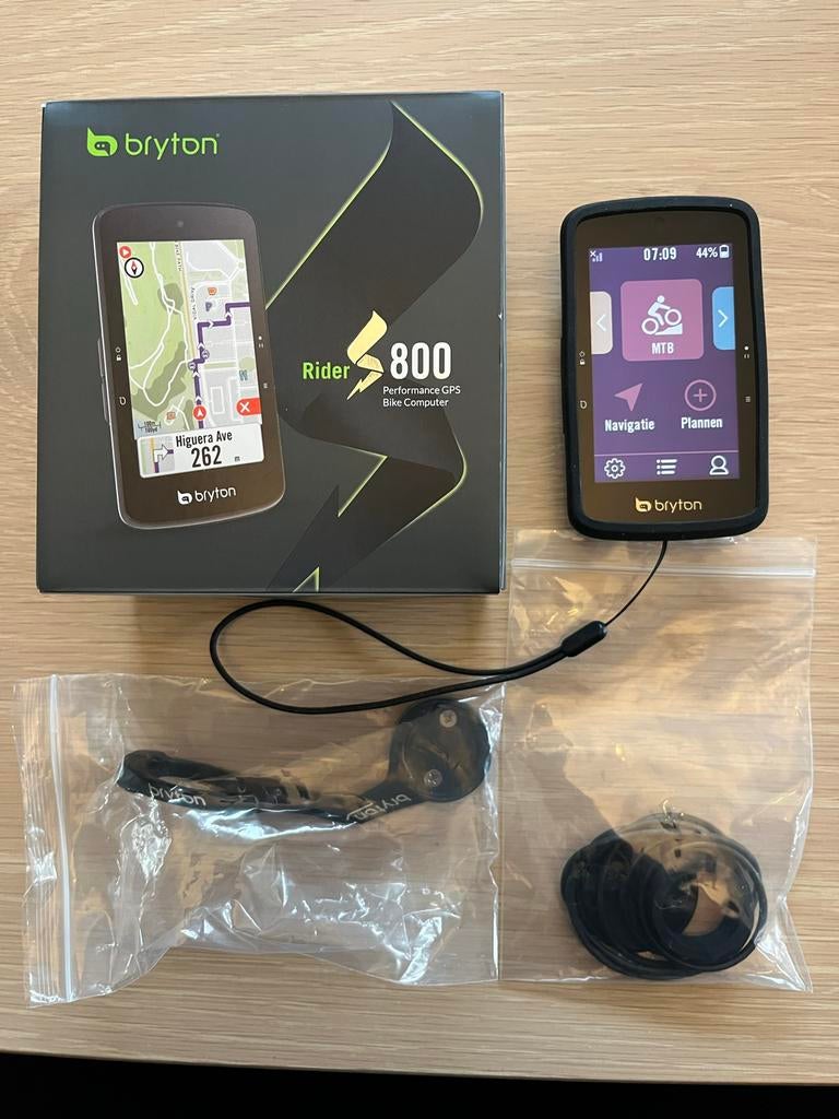 Bryton S800 fietscomputer en navigatiesysteem, Ophalen of Verzenden, GPS, Zo goed als nieuw