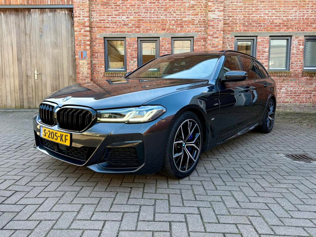 BMW 540i Xdrive, M-sport, Softclose, Pano, Nappa, Comfortstl, Automaat, 2000 kg, USB, Vierwielaandrijving