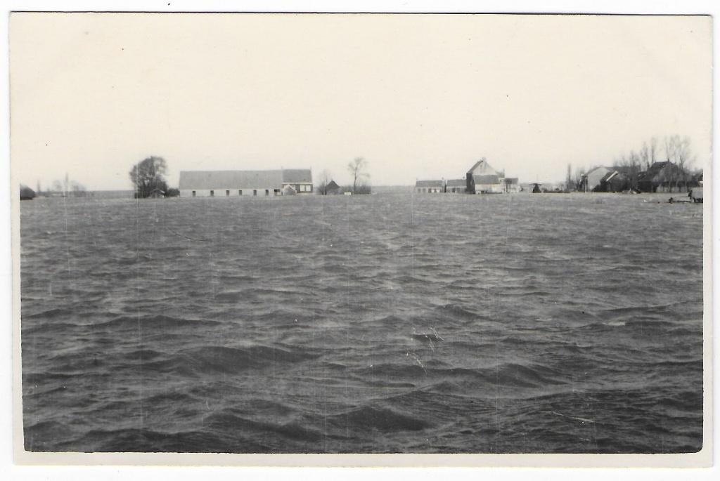 Nederland Watersnood Ongelopen Ansichtkaart ( B6839 ), Ophalen of Verzenden, 1920 tot 1940, Ongelopen