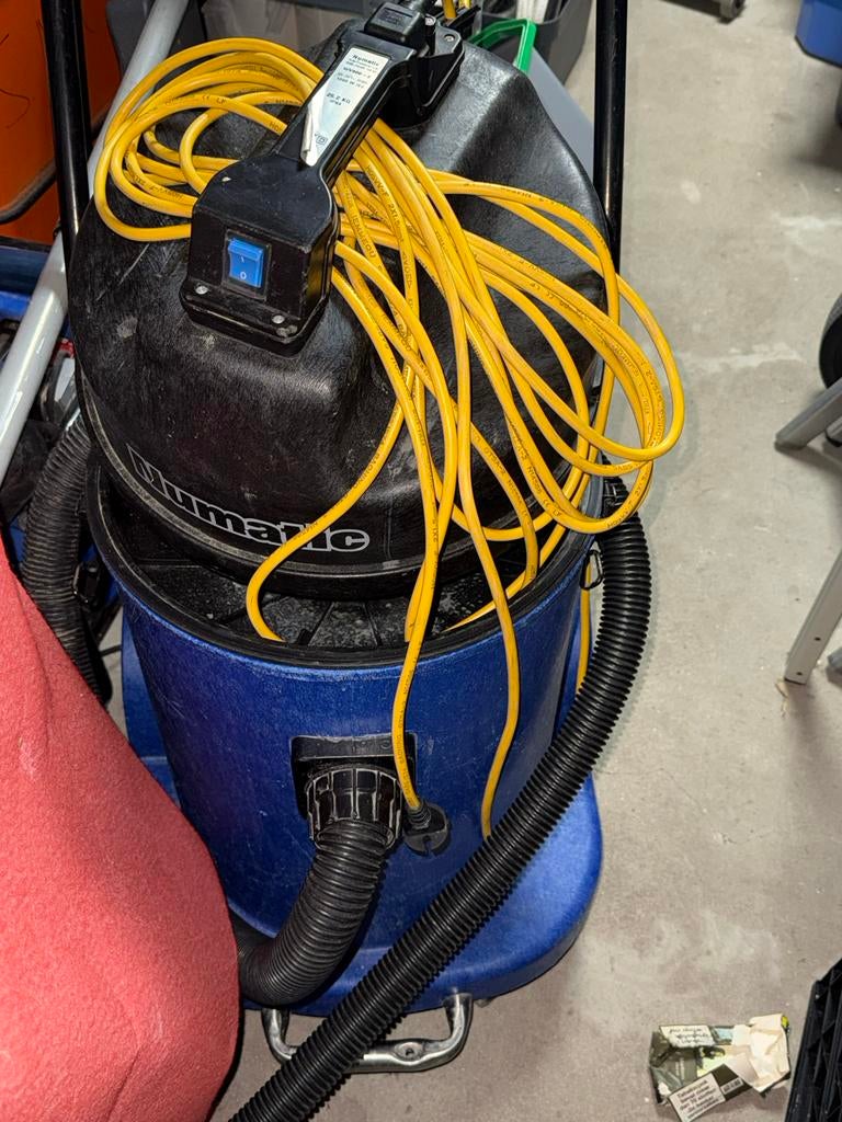 Grote Numatic waterzuiger, Ophalen, Zo goed als nieuw, Waterstofzuiger