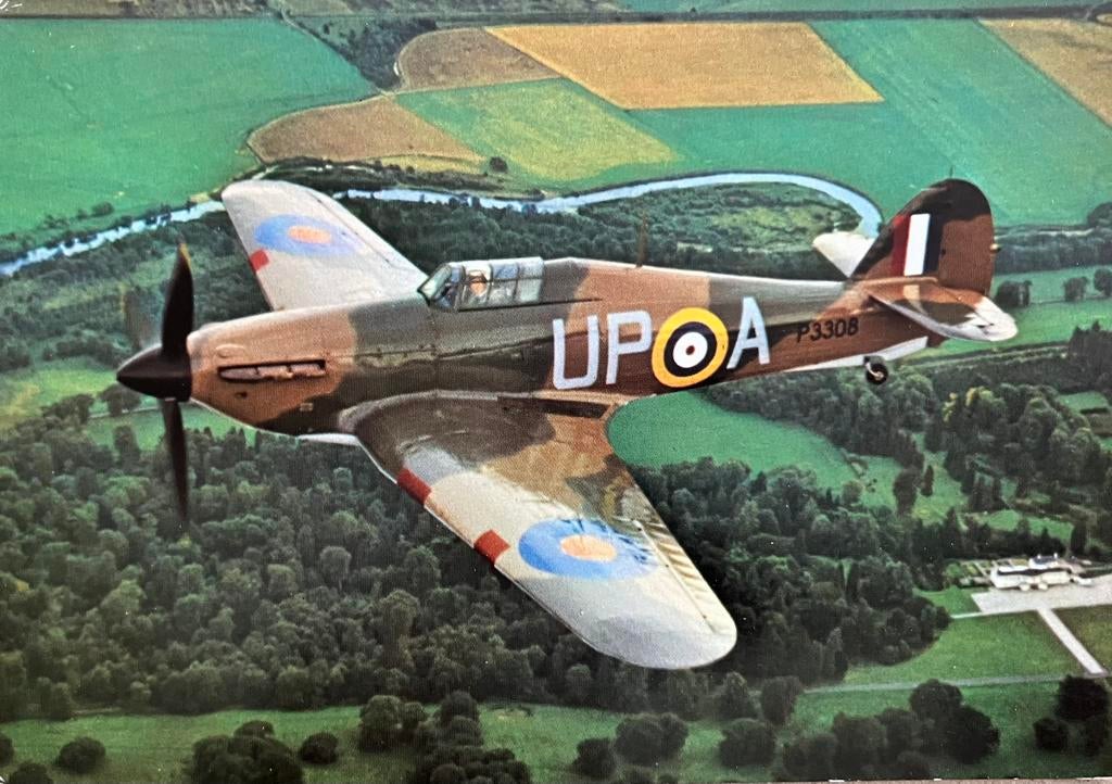 Ansichtkaart met Vliegtuig Hawker Hurricane W.O. 2, Ophalen of Verzenden, Zo goed als nieuw, Kaart, Foto of Prent