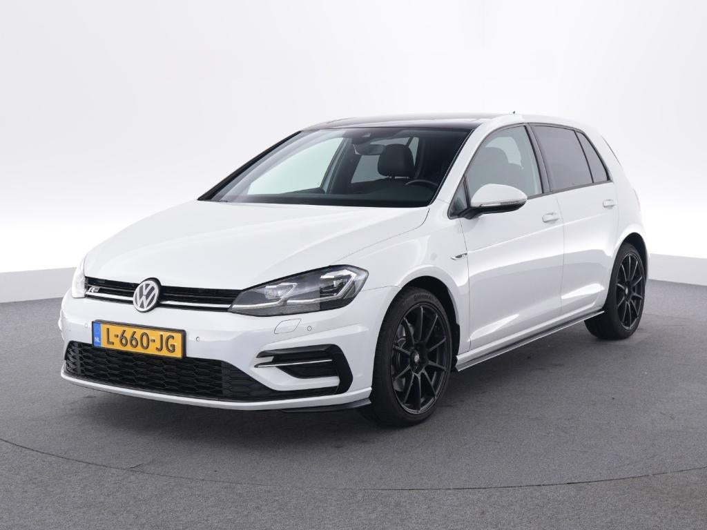 Volkswagen Golf 1.5 TSI 150pk 2019 R-line Panodak Carplay, Voorwielaandrijving, 1498 cc, Zwart, 4 cilinders