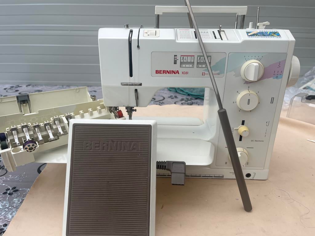 Bernina 1031 naaimachine, Ophalen of Verzenden, Zo goed als nieuw, Naaimachine, Bernina
