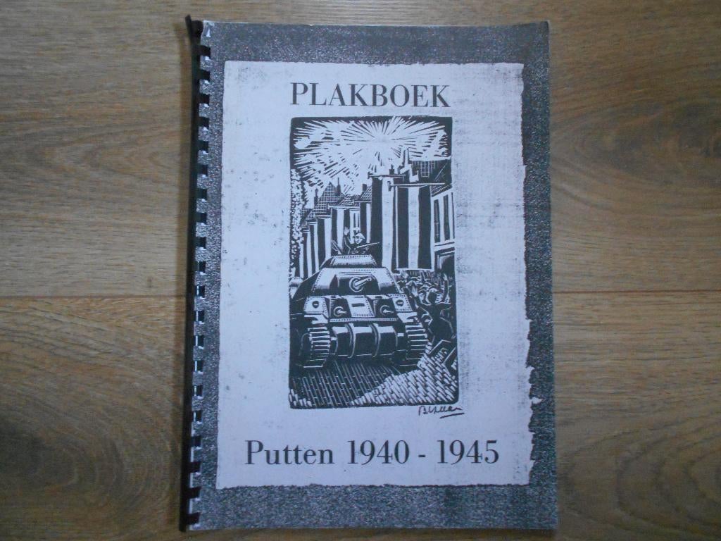 Plakboek Putten 1940-1945, Boeken, Ophalen of Verzenden, Tweede Wereldoorlog, Zo goed als nieuw, Overige onderwerpen