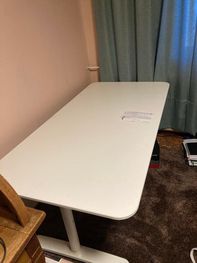 IKEA Bekant Bureau 160x80 in hoogte verstelbaar, Ophalen, In hoogte verstelbaar, Zo goed als nieuw