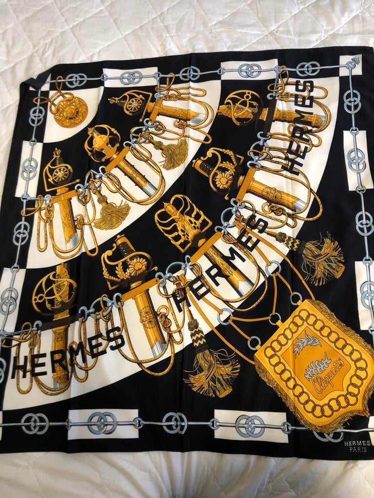 Hermès Zijden Sjaal - Zwart/Wit met Gouden Details, Kleding | Dames, Ophalen, Zo goed als nieuw, Sjaal