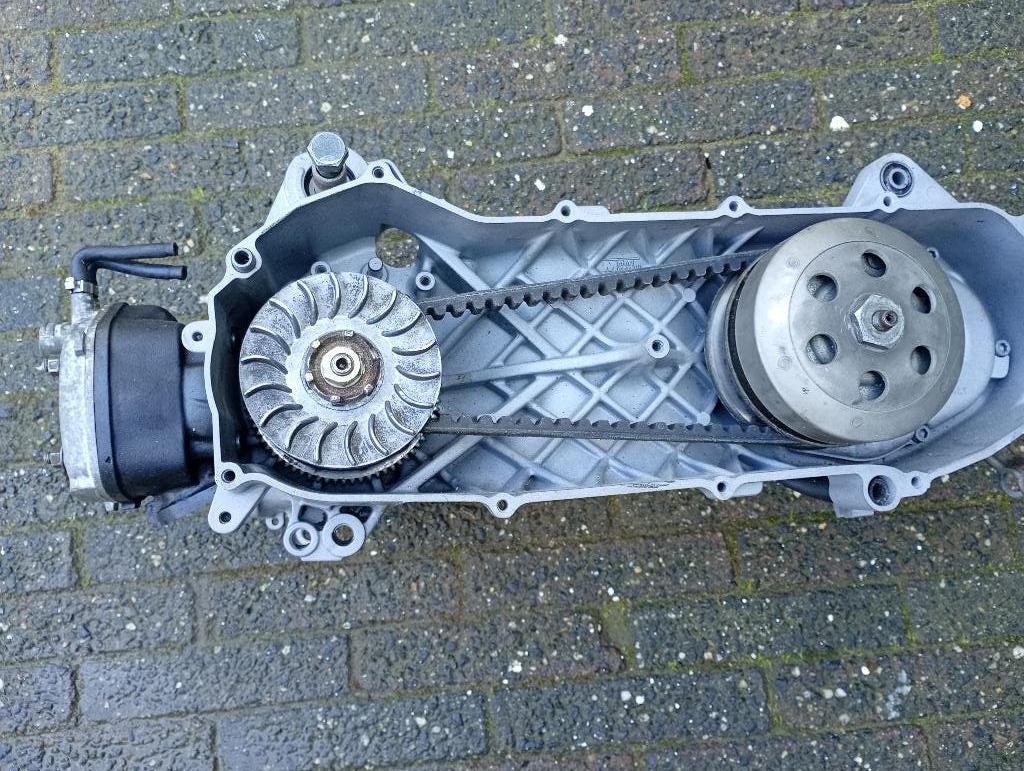 Motorblok Yamaha Jog, Fietsen en Brommers, Brommeronderdelen | Scooters, Zo goed als nieuw, Yamaha, Blok, Ophalen of Verzenden