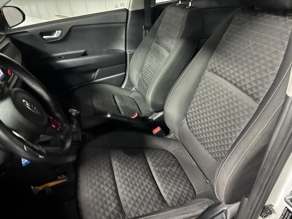 Kia Rio 1.0 TGDI ComfortPlusLine Navigator, Auto's, Kia, Euro 6, 1055 kg, Origineel Nederlands, Handgeschakeld
