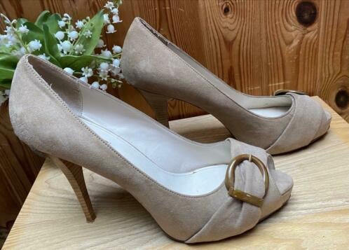 Zara pumps maat 39, Ophalen of Verzenden, Zo goed als nieuw, Beige
