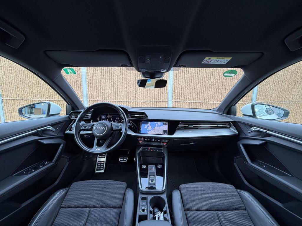 Audi A3 Limousine 30 TFSI S edition Automaat | Stoelverwarmi, Auto's, Gebruikt, Wit, Origineel Nederlands, Bedrijf