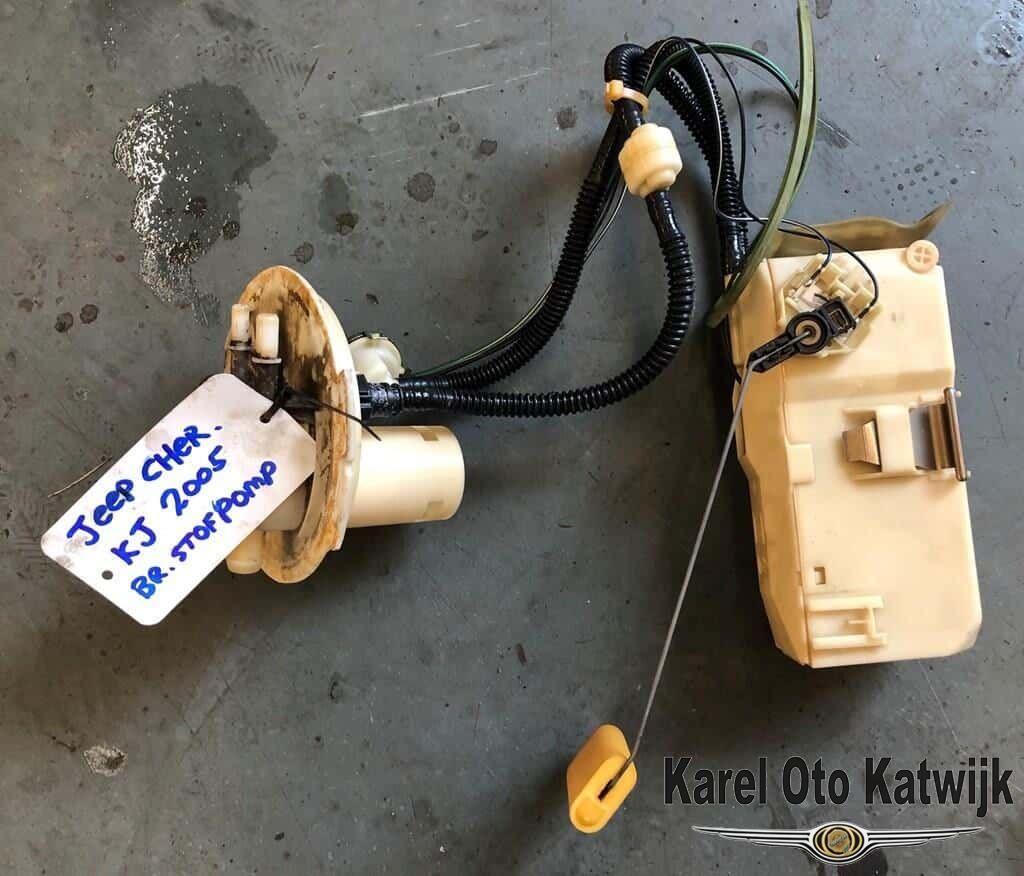 Brandstofpomp Benzine Jeep Cherokee KJ 3.7 i. 2005, Gebruikt, -, -, Ophalen of Verzenden