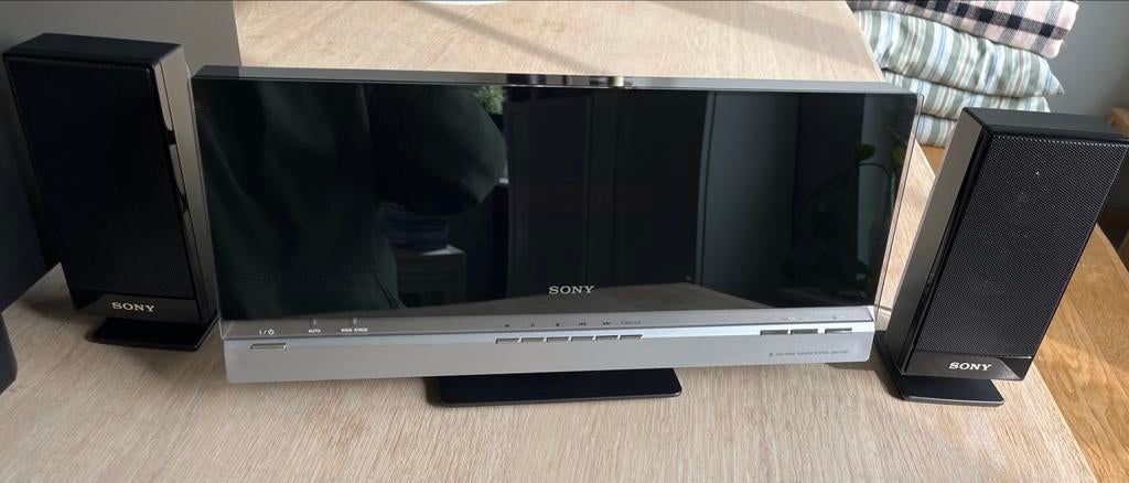 Sony Bravia Home Theatre System DAV-F200 met DVD-speler, Ophalen, Gebruikt, 2.1-systeem, 70 watt of meer