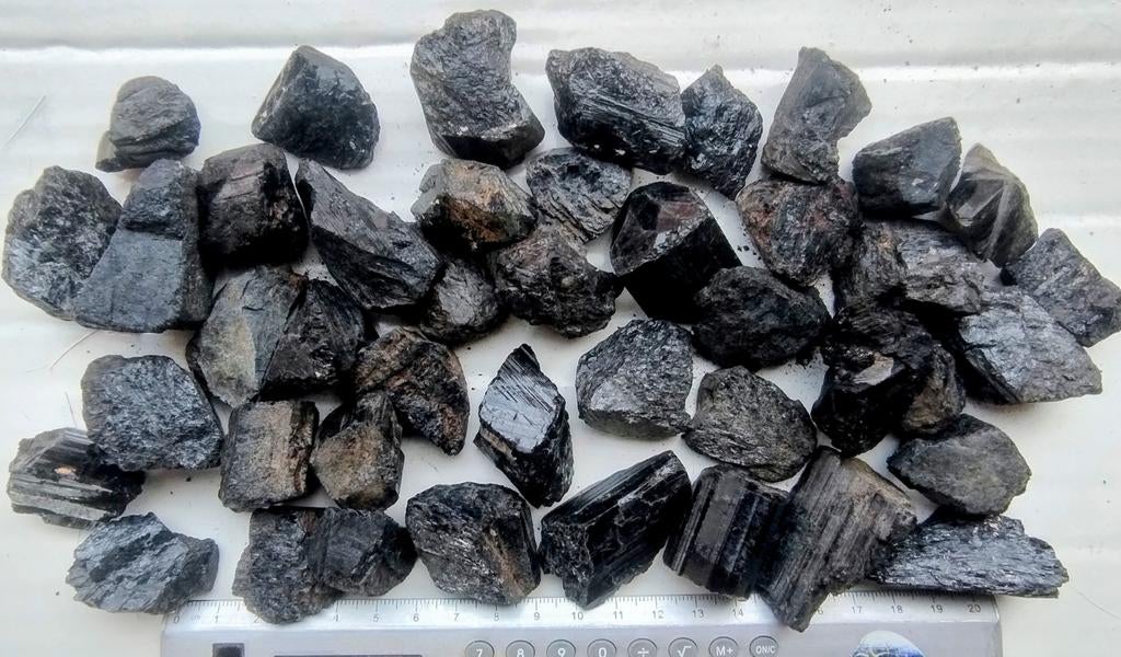 Ongereinigd Zwarte Toermalijn, Verzamelen, Ophalen of Verzenden, Mineraal