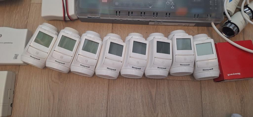 HONEYWELL EVOHOME HR92 DRAADLOZE RADIATORKNOPPEN!!, Thermostaat, Minder dan 30 cm, Minder dan 60 cm, Ophalen of Verzenden