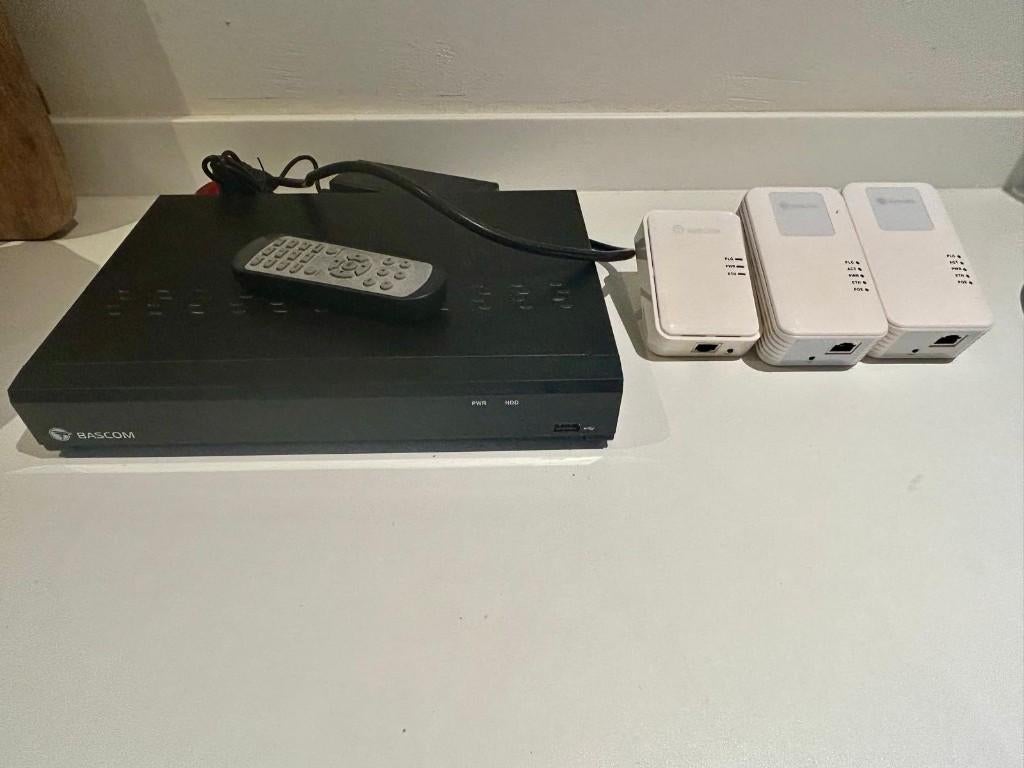 Bascom recorder + 3 powerline adapters, Ophalen, Gebruikt