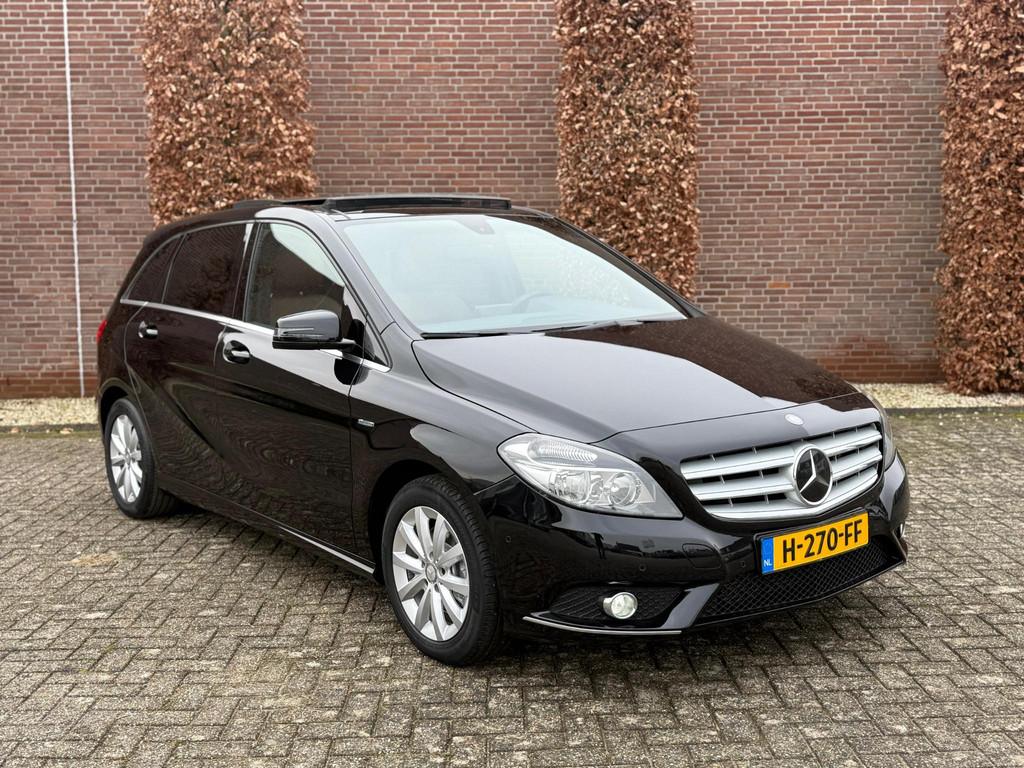 Mercedes-Benz B-klasse 200 Ambition Pano|Leder|Cruise|Stoelv, Auto's, Mercedes-Benz, 1325 kg, Gebruikt, Euro 6, Zwart