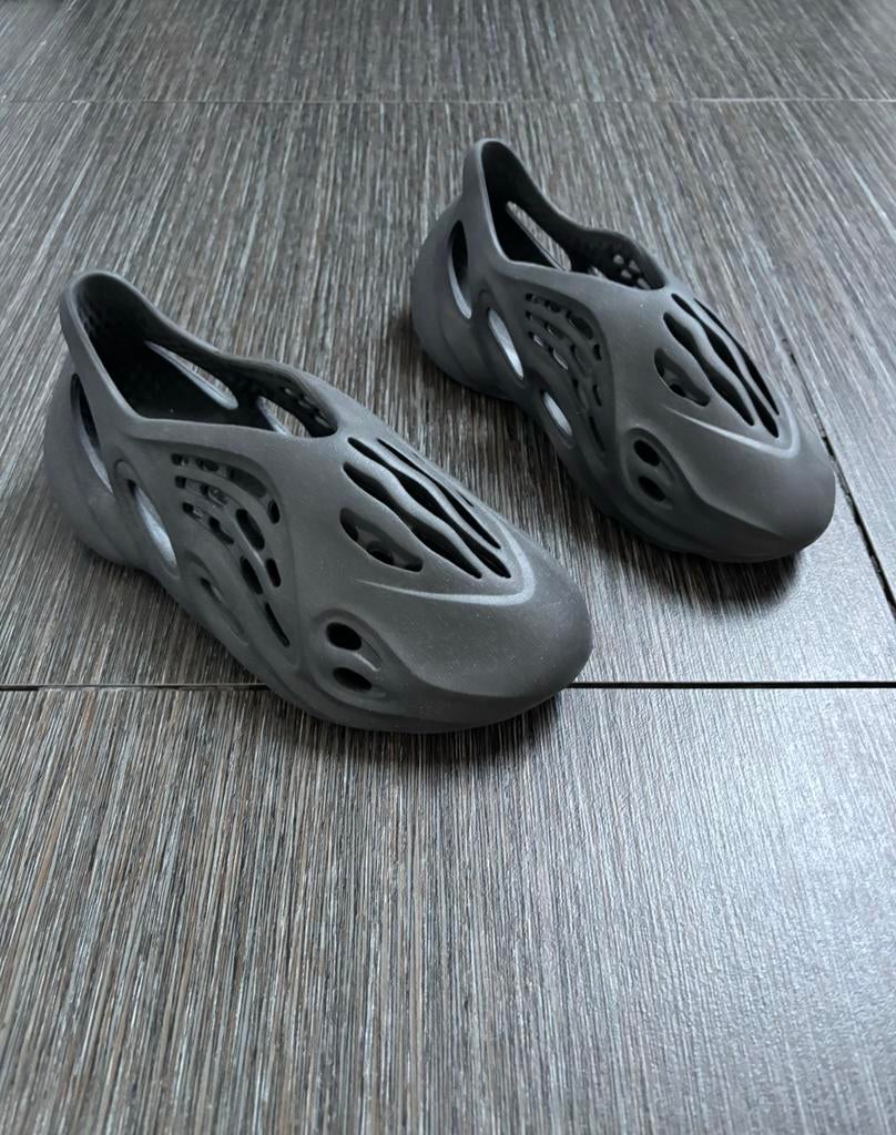 Yeezy foam runners ONYX, Verzenden, Zo goed als nieuw, Zwart