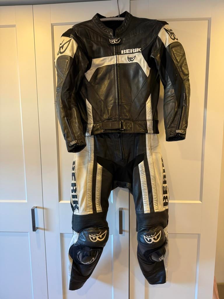 Berik leren motorcombipak zwart/wit maat 52, Motoren, Kleding | Motorkleding, Ophalen of Verzenden, Tweedehands, Heren, Combipak