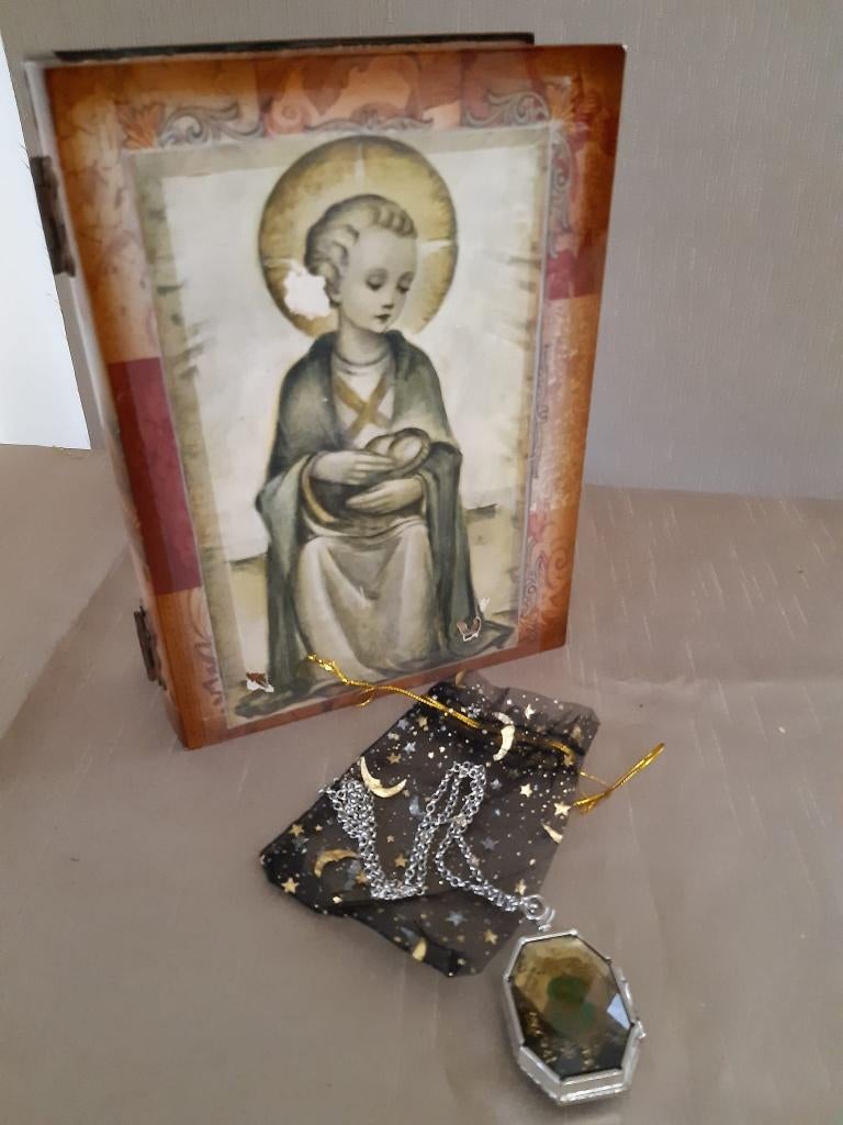 Harry Potter Feest Versiering Slytherin Horcrux en Doosje, Verzamelen, Harry Potter, Ophalen of Verzenden, Zo goed als nieuw, Replica