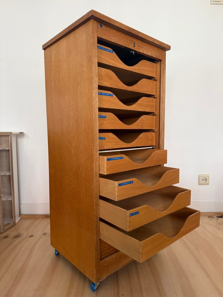 Vintage eikenhouten rolluikkast met 8 laden, Ophalen, Gebruikt