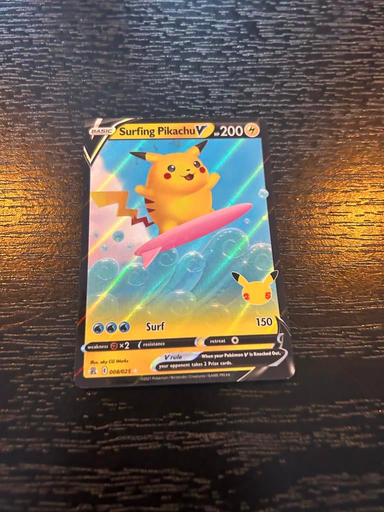 Surfing Pikachu V Pokémon Kaart Celebrations 008/025, Ophalen of Verzenden, Zo goed als nieuw, Losse kaart