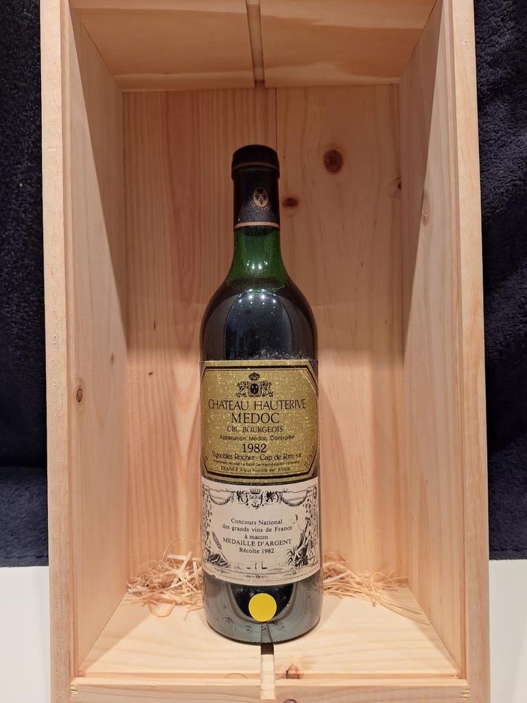 Château Hauterive Medoc 1982 - Rode wijn, Ophalen of Verzenden, Gebruikt, Frankrijk, Rode wijn