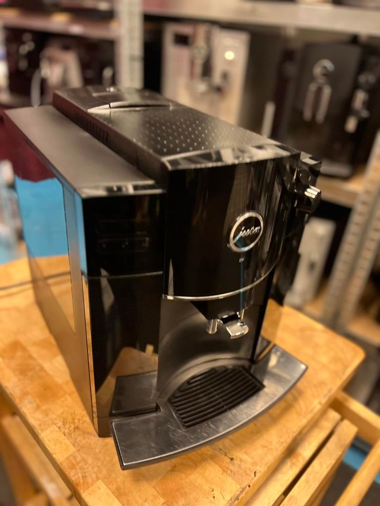 Jura d 4, Witgoed en Apparatuur, Koffiezetapparaten, Afneembaar waterreservoir, Info@jura.com, 10 kopjes of meer, Koffiemachine