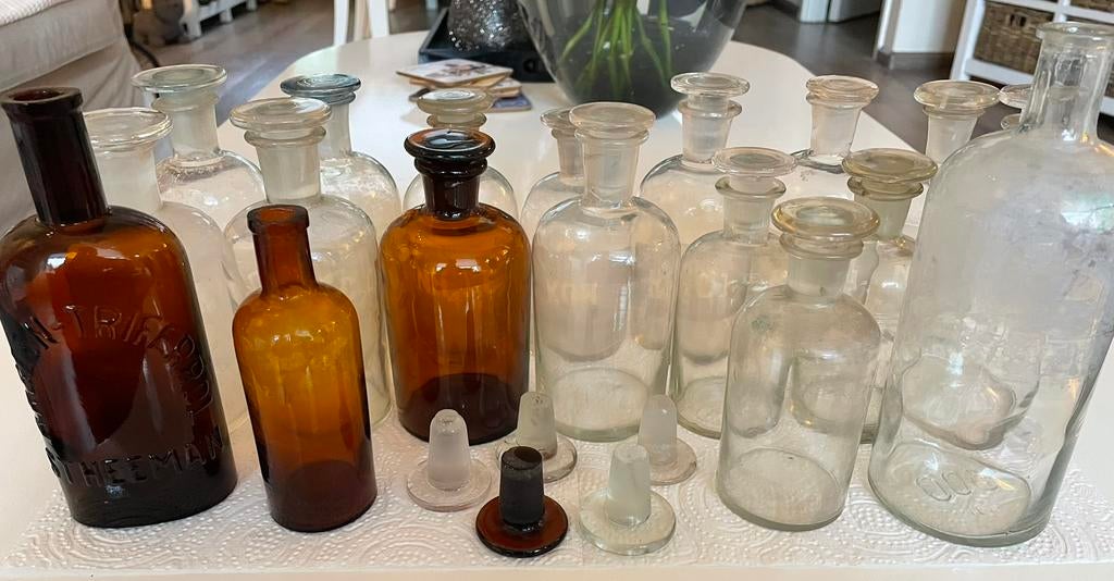 Laboratorium flessen 18 stuks +100 jaar oud, Antiek en Kunst, Ophalen