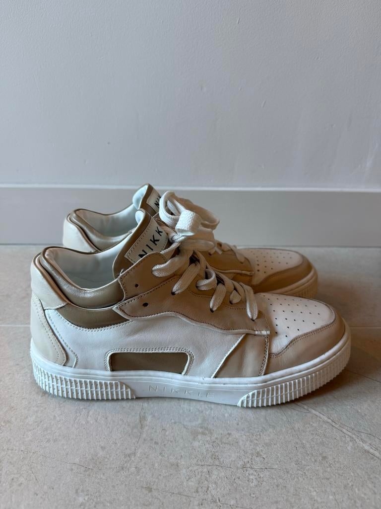 NIKKIE Sneakers Beige - Maat 40, Kleding | Dames, Schoenen, Ophalen of Verzenden, Zo goed als nieuw, Beige, Sneakers of Gympen
