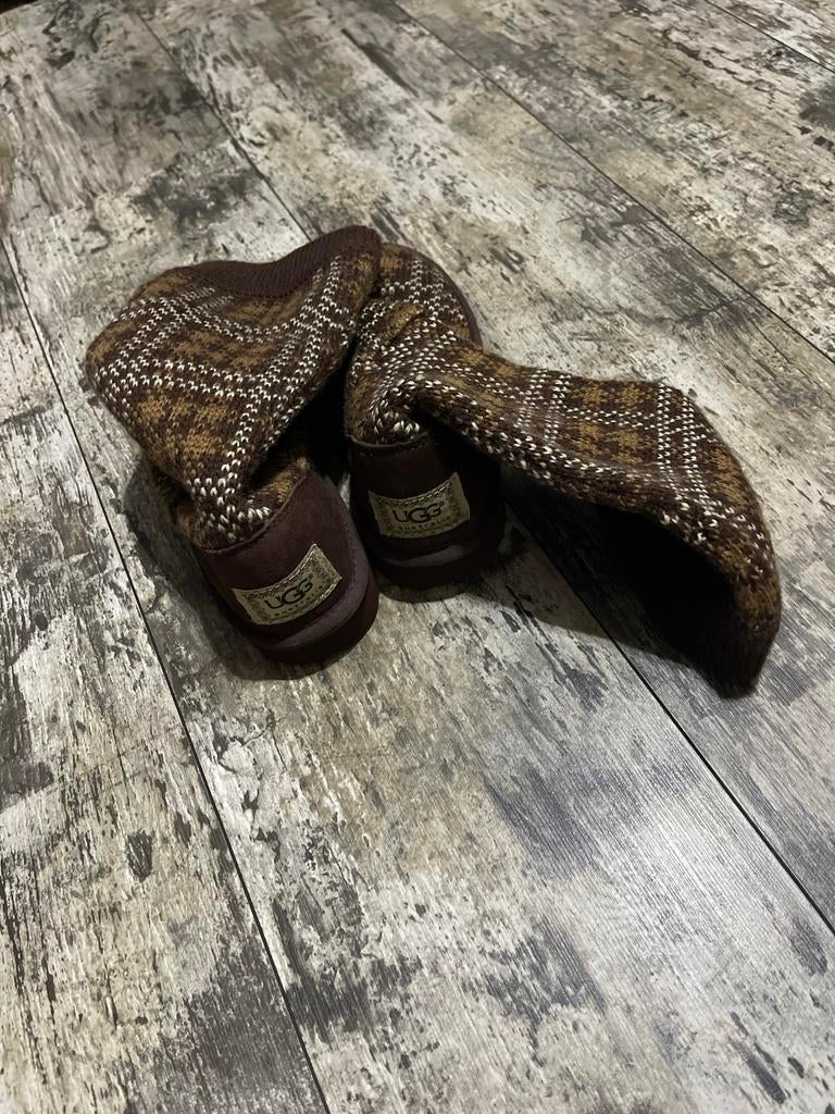 UGG, Ophalen of Verzenden, Zo goed als nieuw, Meisje, Laarzen